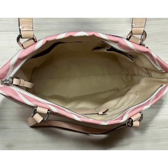 Coach F23283 Zebra Print Canvas Tote Bag & Matching Wristlet - Picture 6 of 14